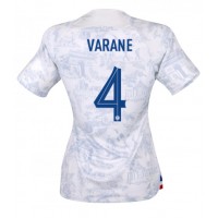 Fotballdrakt Dame Frankrike Raphael Varane #4 Bortedrakt VM 2022 Kortermet